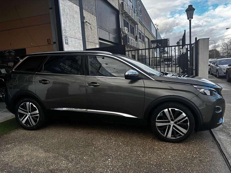 Usado Peugeot 5008 GT-line 181 CV (133 kW) 2019 Gris SUV