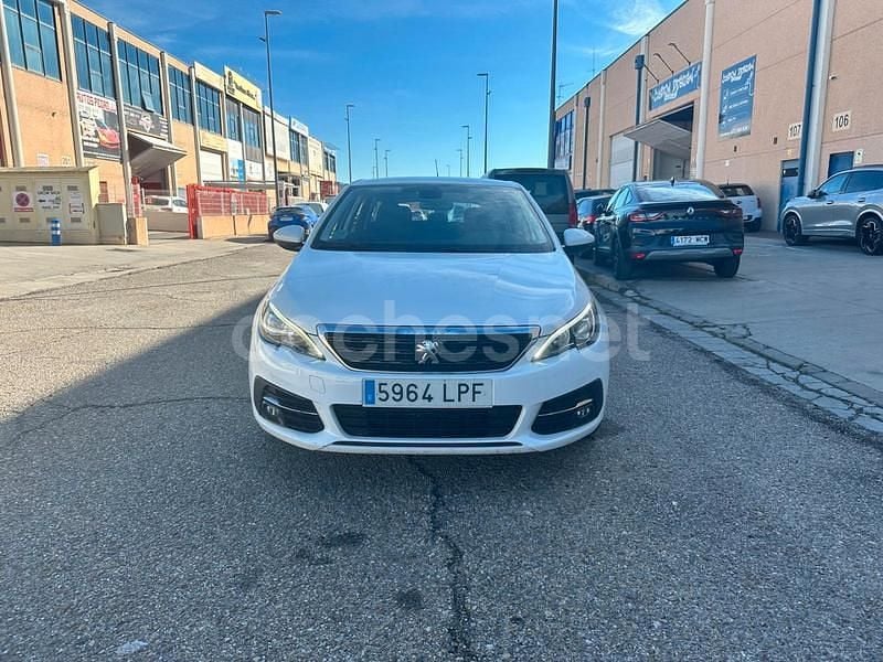 Usado Peugeot 308 SW Active 130 CV (95 kW) 2021 Blanco Familiar