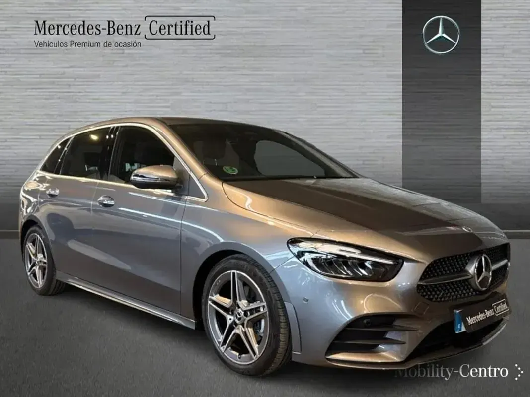 Usado Mercedes B200 150 CV (110 kW) 2024 Gris montaña Utilitario