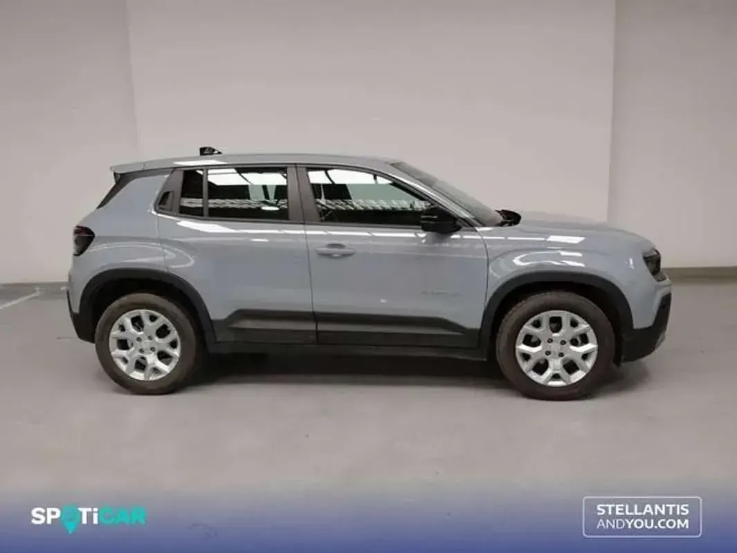 Usado Jeep Avenger Altitude 101 CV (74 kW) 2025 Gris SUV