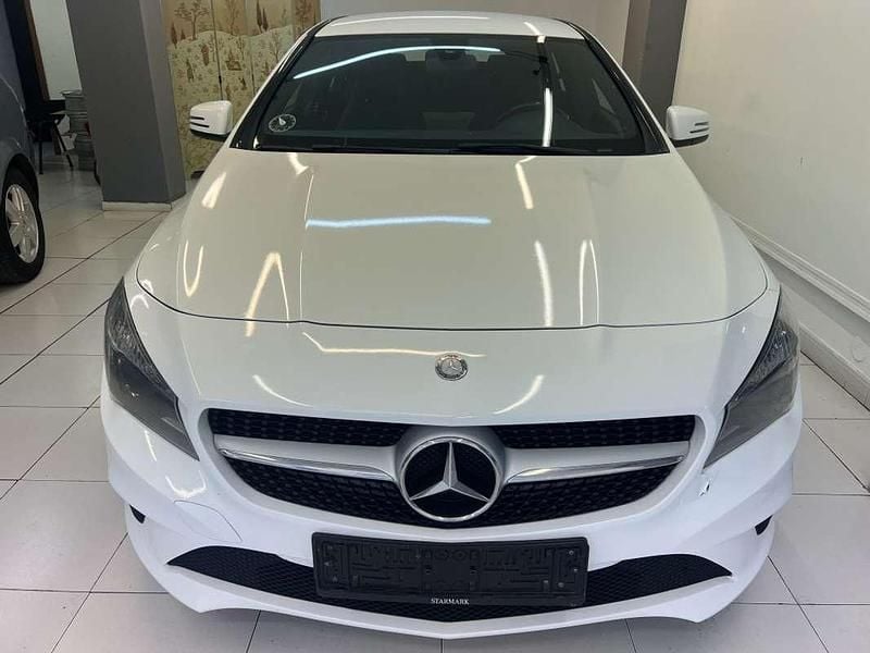 Usado Mercedes CLA200 136 CV (100 kW) 2018 Blanco Coupe