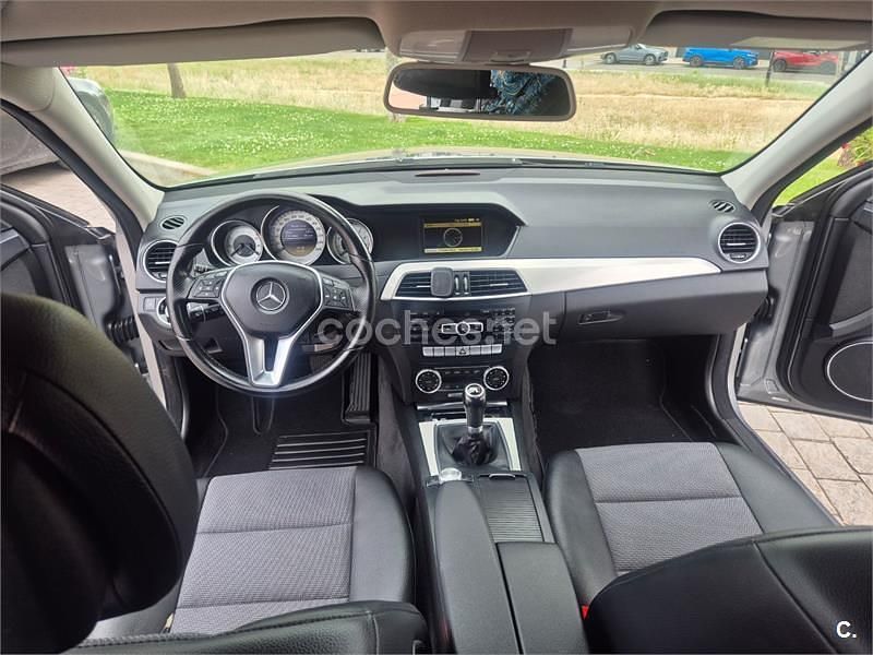 Usado Mercedes C180 Avantgarde 156 CV (114 kW) 2011 Gris / plata Familiar