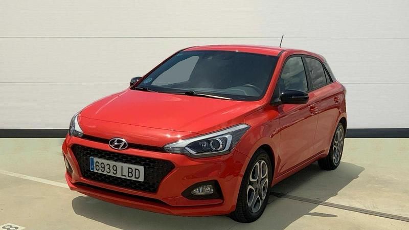 Usado Hyundai i20 100 CV (73 kW) 2019 Rojo Utilitario