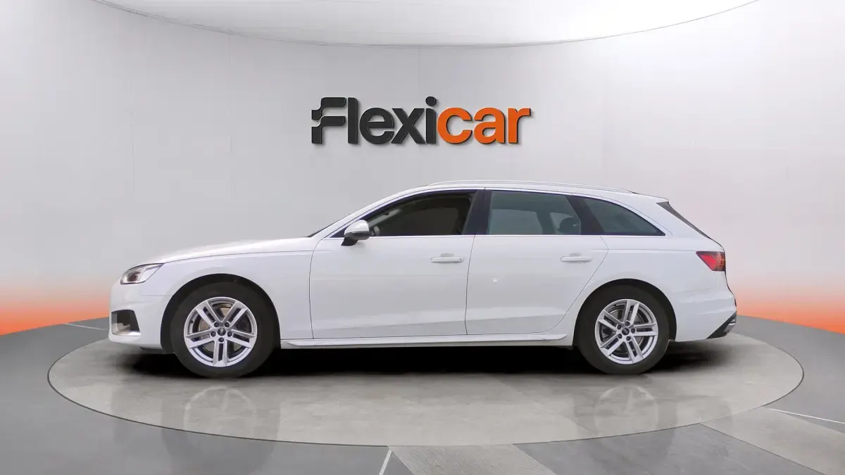 Usado Audi A4 Advanced Plus 163 CV (119 kW) 2022 Blanco Familiar