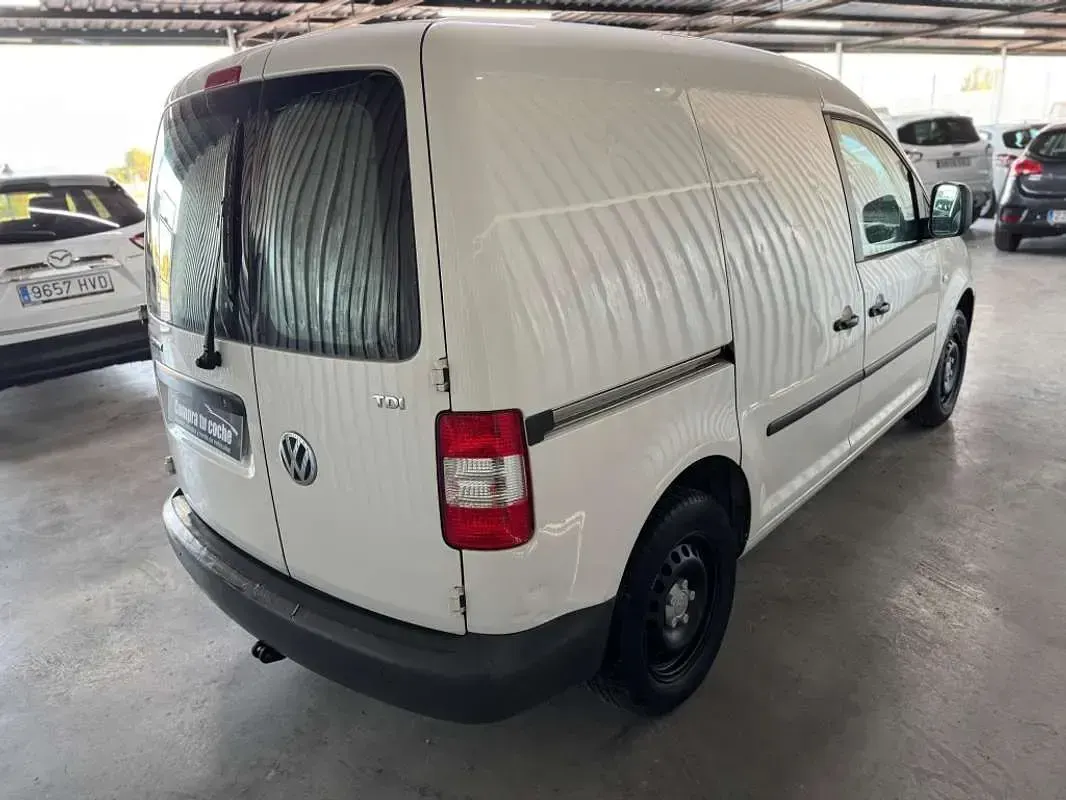 Usado VW Caddy Life 105 CV (77 kW) 2010 Blanco Monovolumen