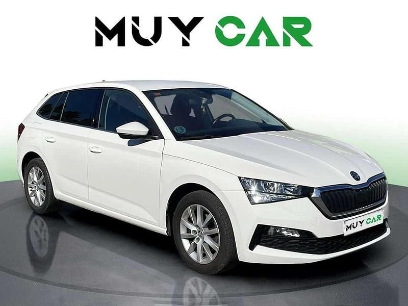 Blanco Usado 2020 Skoda Scala Ambition Utilitario | 13.490 € (Precio justo) - Imagen 1/1