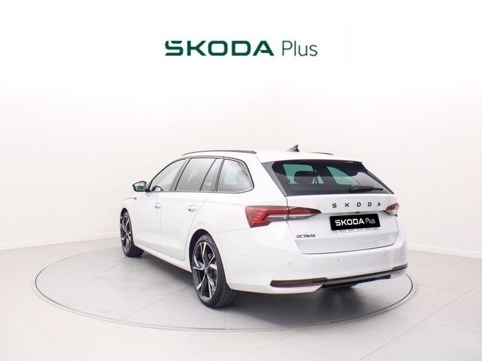 Blanco Nuevo 2025 Skoda Octavia SportLine Familiar | 36.300 € (Caro) - Imagen 1/4