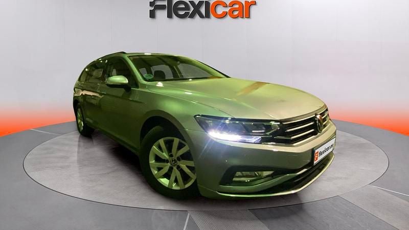 Usado VW Passat 150 CV (110 kW) 2020 Gris Familiar