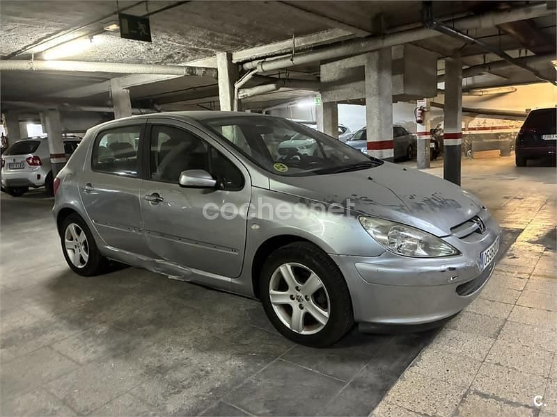 Usado Peugeot 307 110 CV (80 kW) 2005 Gris / plata Berlina