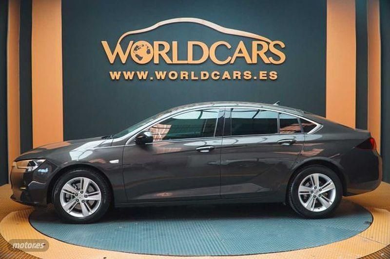 Usado Opel Insignia Sport 122 CV (89 kW) 2022 Gris Berlina