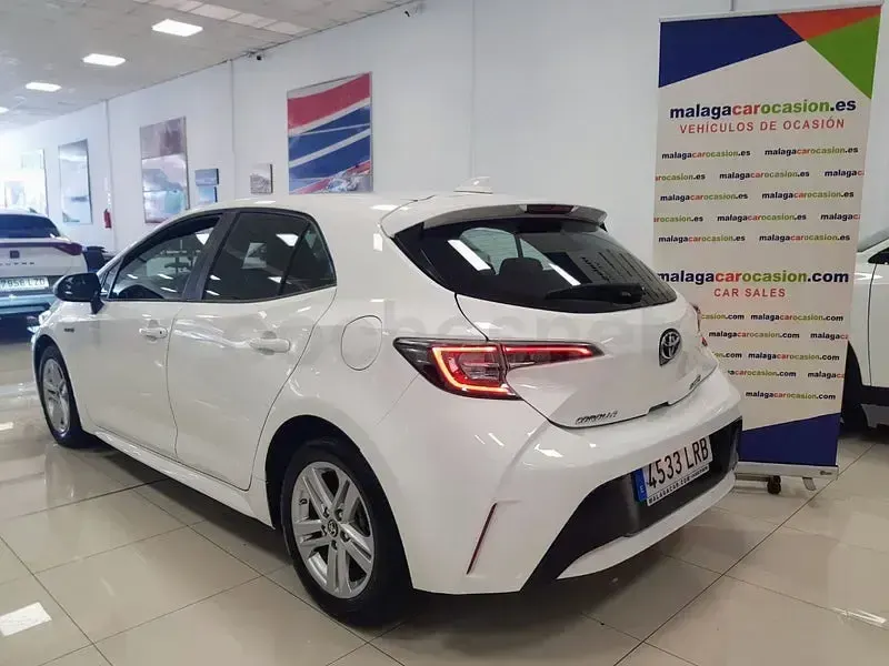 Usado Toyota Corolla Active 122 CV (89 kW) 2021 Blanco Berlina