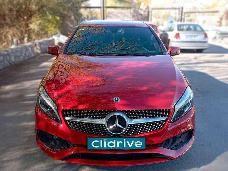 Usado Mercedes A200 139 CV (102 kW) 2018 Rojo Coupe