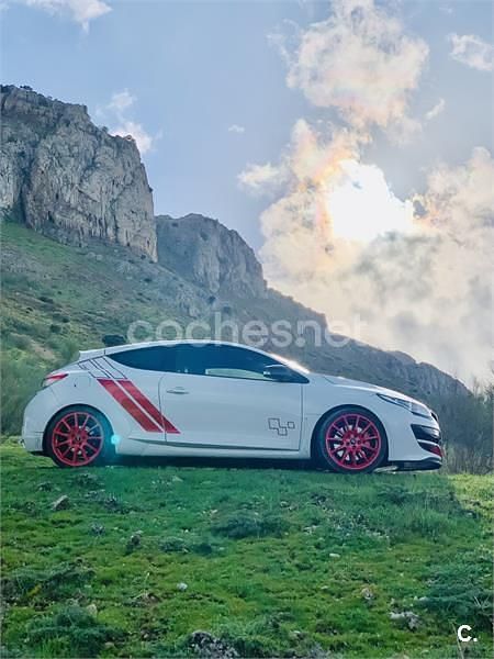 Usado Renault Mégane Coupé Trophy 275 CV (202 kW) 2015 Blanco Coupe