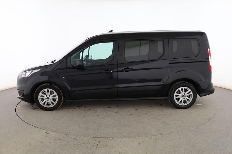 Usado Ford Tourneo Trend 120 CV (88 kW) 2021 Negro Monovolumen
