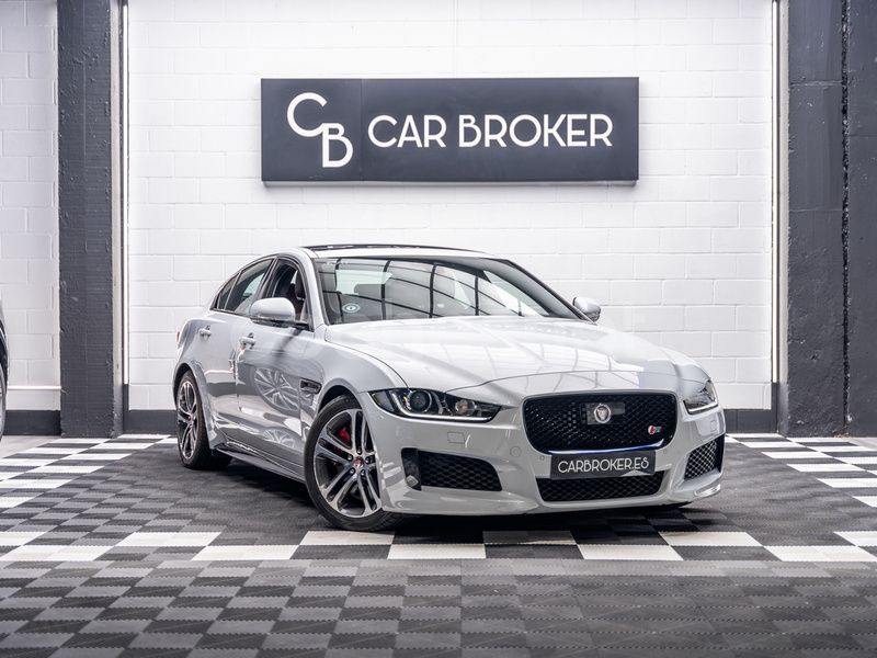Blanco Usado 2018 Jaguar XE S Berlina | 26.700 € - Imagen 1/4