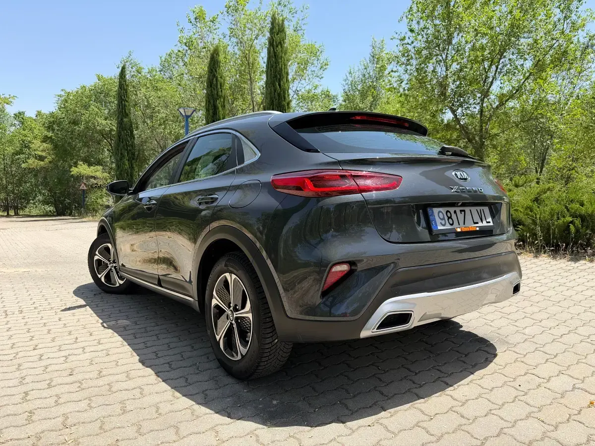 Usado Kia XCeed 141 CV (103 kW) 2022 Gris SUV