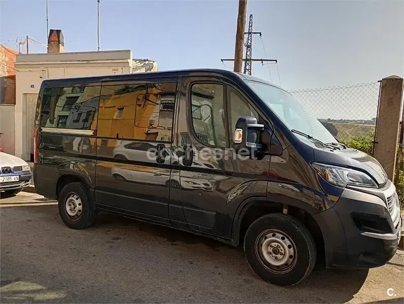 Usado Peugeot Boxer 86 CV (63 kW) 2002 Negro Van