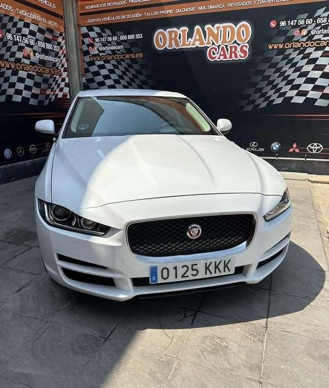 Usado Jaguar XE Pure 180 CV (132 kW) 2018 Blanco Berlina
