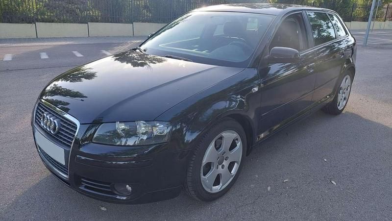 Usado Audi A3 Sportback Ambition 125 CV (91 kW) 2008 Negro Utilitario
