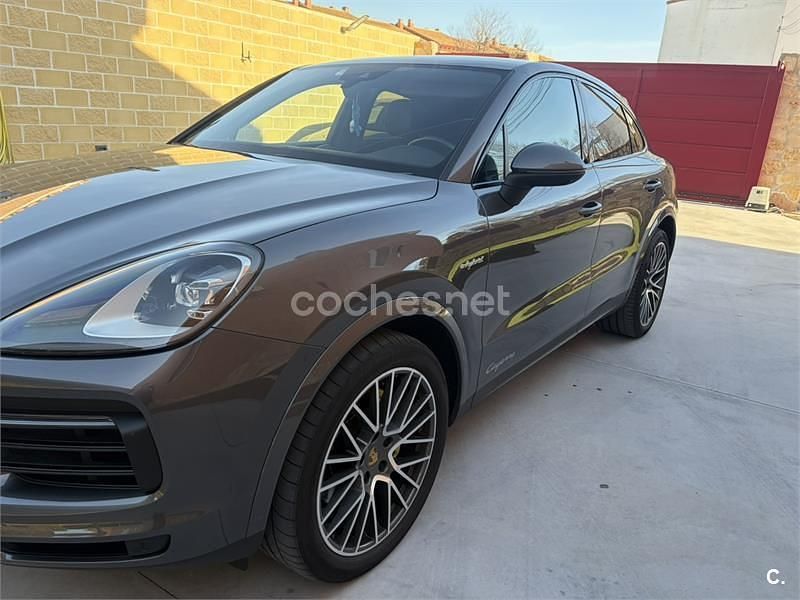 Usado Porsche Cayenne Coupe 462 CV (339 kW) 2021 Gris / plata Coupe