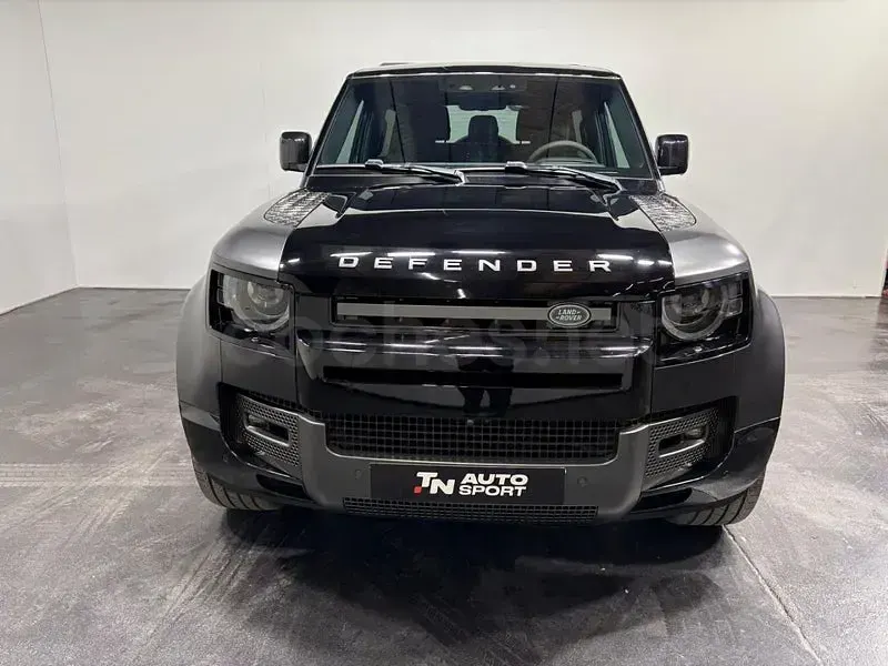 Usado Land Rover Defender Carpathian Edition 525 CV (386 kW) 2023 Gris / plata SUV