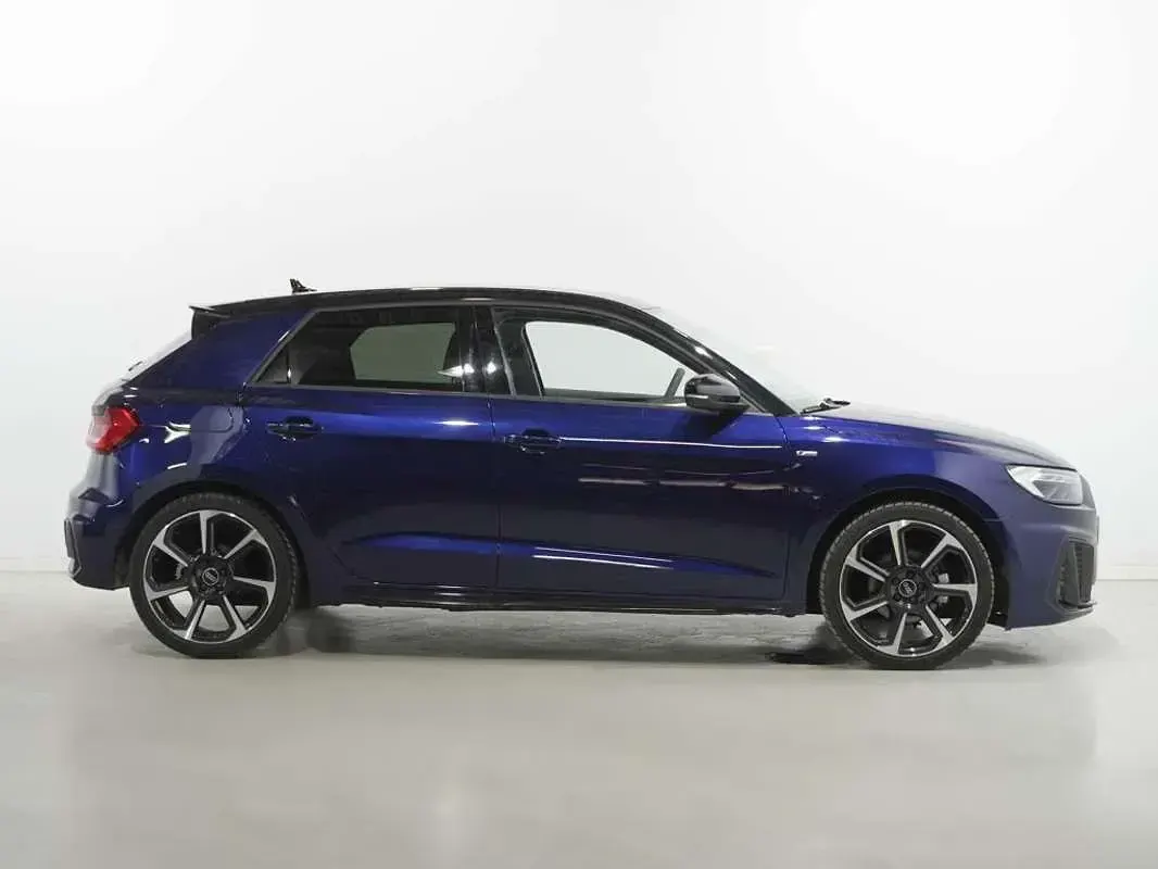 Usado Audi A1 Sportback Black Edition 116 CV (85 kW) 2025 Azul Utilitario