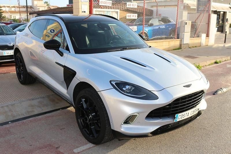 Usado Aston Martin DBX 551 CV (405 kW) 2021 Plata SUV