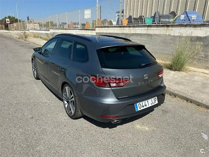 Usado Seat Leon ST CUPRA 280 CV (205 kW) 2015 Gris / plata Familiar