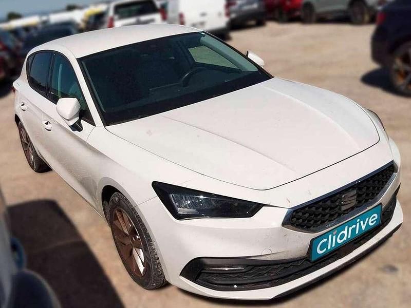 Usado Seat Leon Style 116 CV (85 kW) 2022 Blanco Familiar