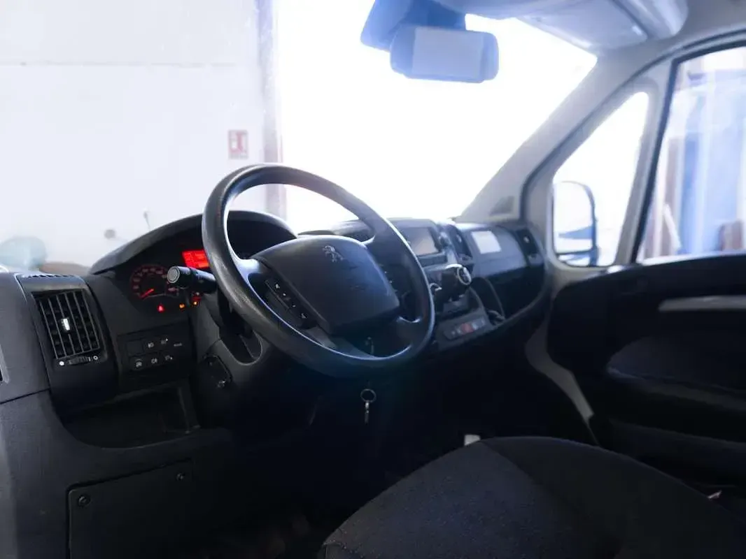 Usado Peugeot Boxer S 140 CV (102 kW) 2020 Blanco Van