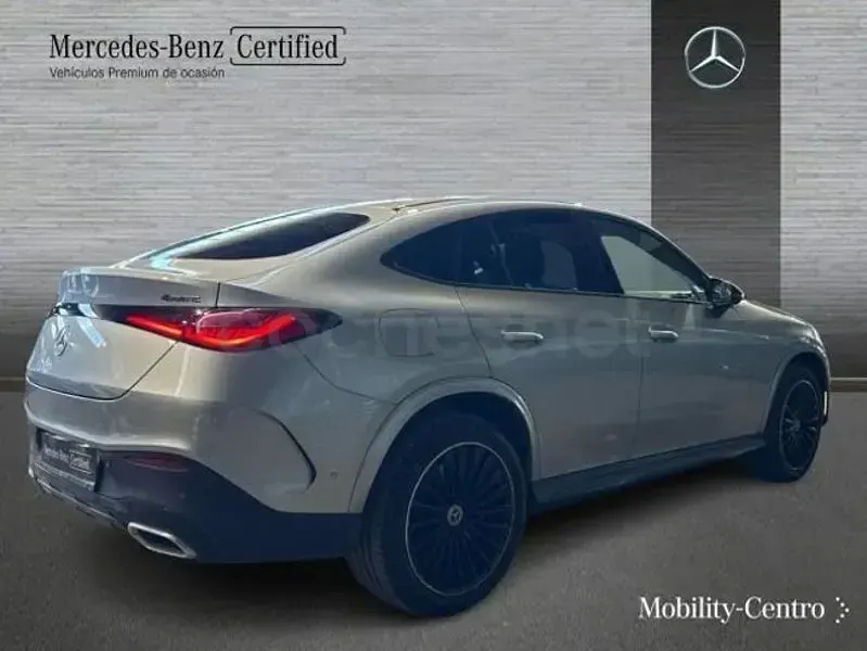 Usado Mercedes GLC300e 333 CV (244 kW) 2025 Gris / plata Coupe