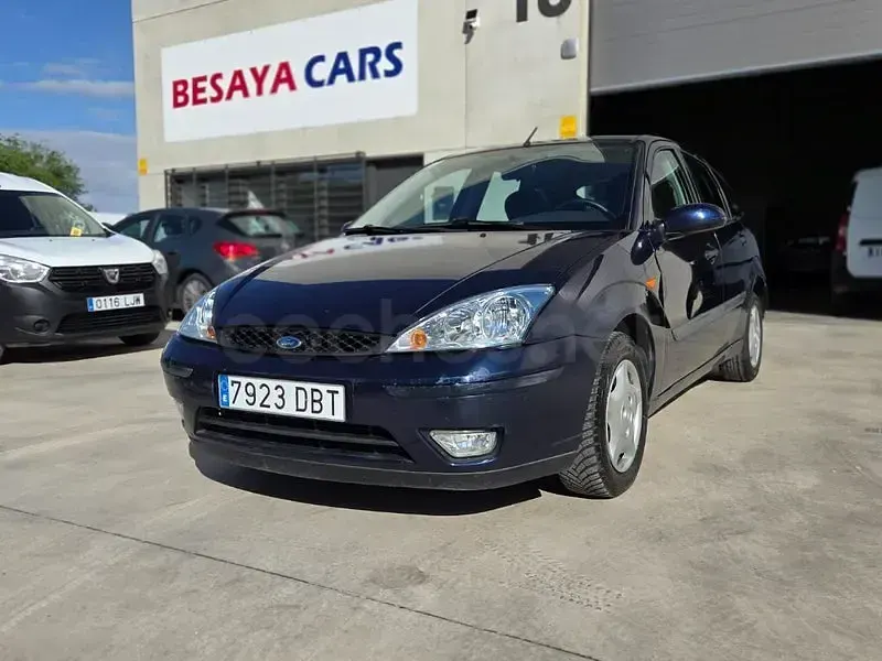 Usado Ford Focus Trend 100 CV (73 kW) 2004 Azul Berlina