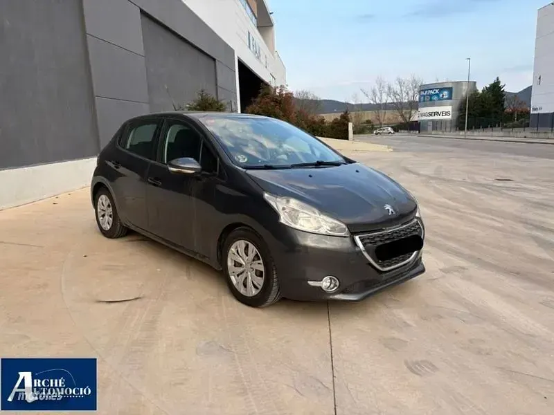 Usado Peugeot 208 Active 68 CV (50 kW) 2012 Gris Utilitario