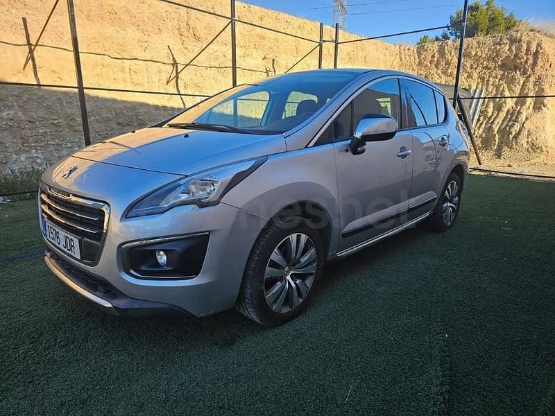 Usado Peugeot 3008 Access 120 CV (88 kW) 2014 Gris / plata Familiar