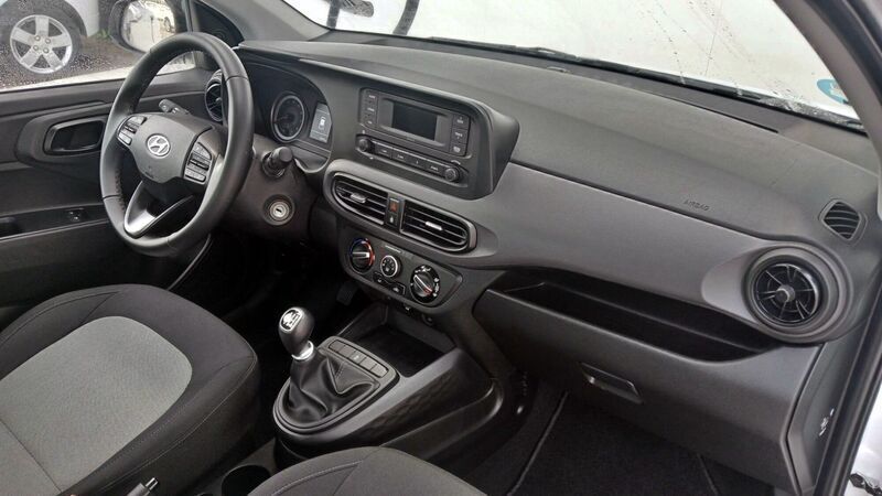 Usado Hyundai i10 66 CV (48 kW) 2021 Blanco Utilitario