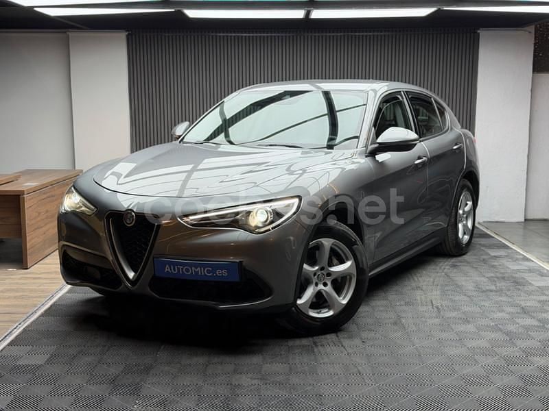 Gris / plata Usado 2019 Alfa Romeo Stelvio Executive SUV | 17.950 € (Precio justo) - Imagen 1/4