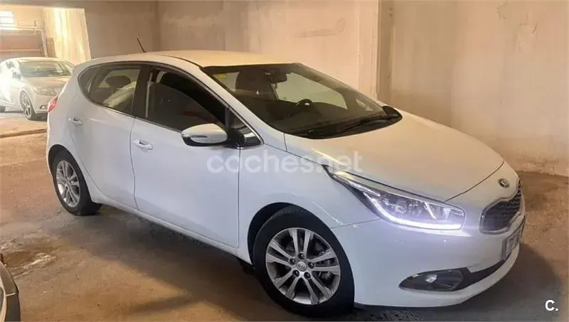 Usado Kia Ceed GT 128 CV (94 kW) 2012 Blanco Berlina