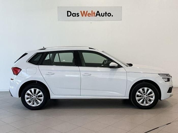 Usado Skoda Kamiq Ambition 110 CV (80 kW) 2023 Blanco SUV