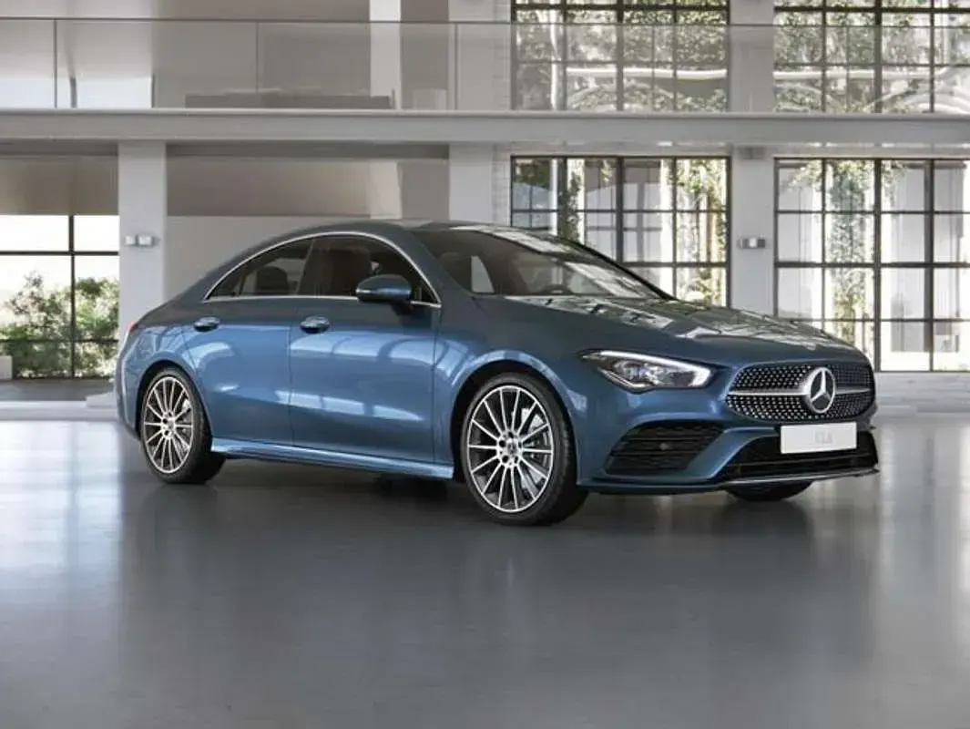Usado Mercedes CLA220 190 CV (139 kW) 2025 Azul Coupe
