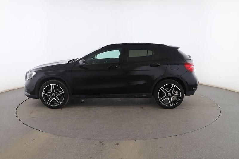 Usado Mercedes GLA200 AMG line 155 CV (114 kW) 2018 Negro SUV