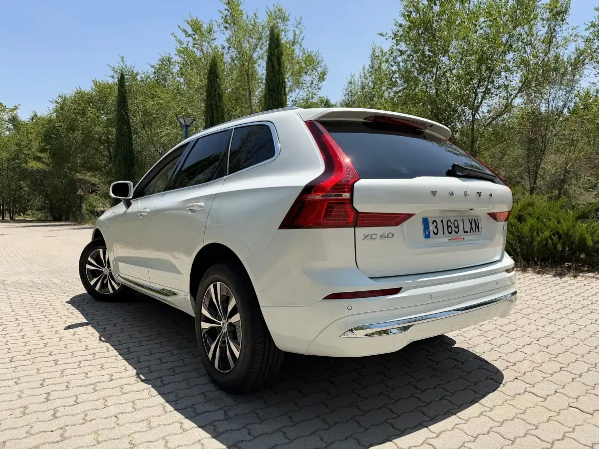 Usado Volvo XC60 Inscription 351 CV (258 kW) 2022 Blanco SUV