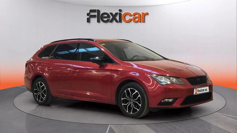 Usado Seat Leon ST Reference 105 CV (77 kW) 2015 Burdeos Familiar