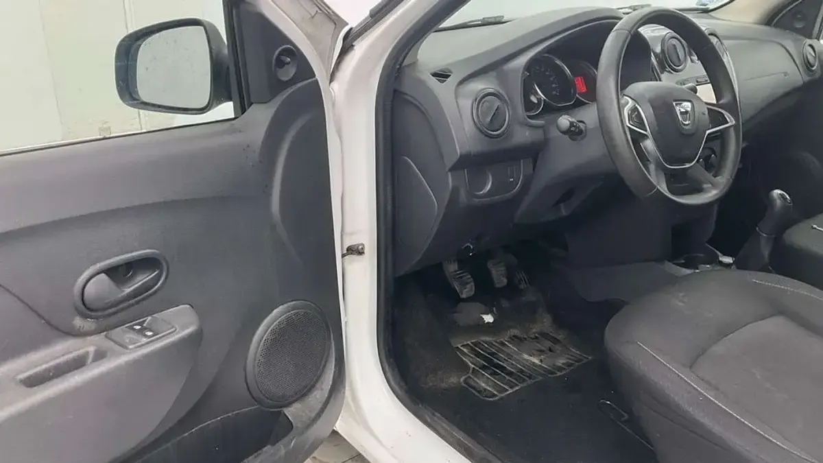 Usado Dacia Logan Ambiance 90 CV (66 kW) 2018 Blanco Utilitario