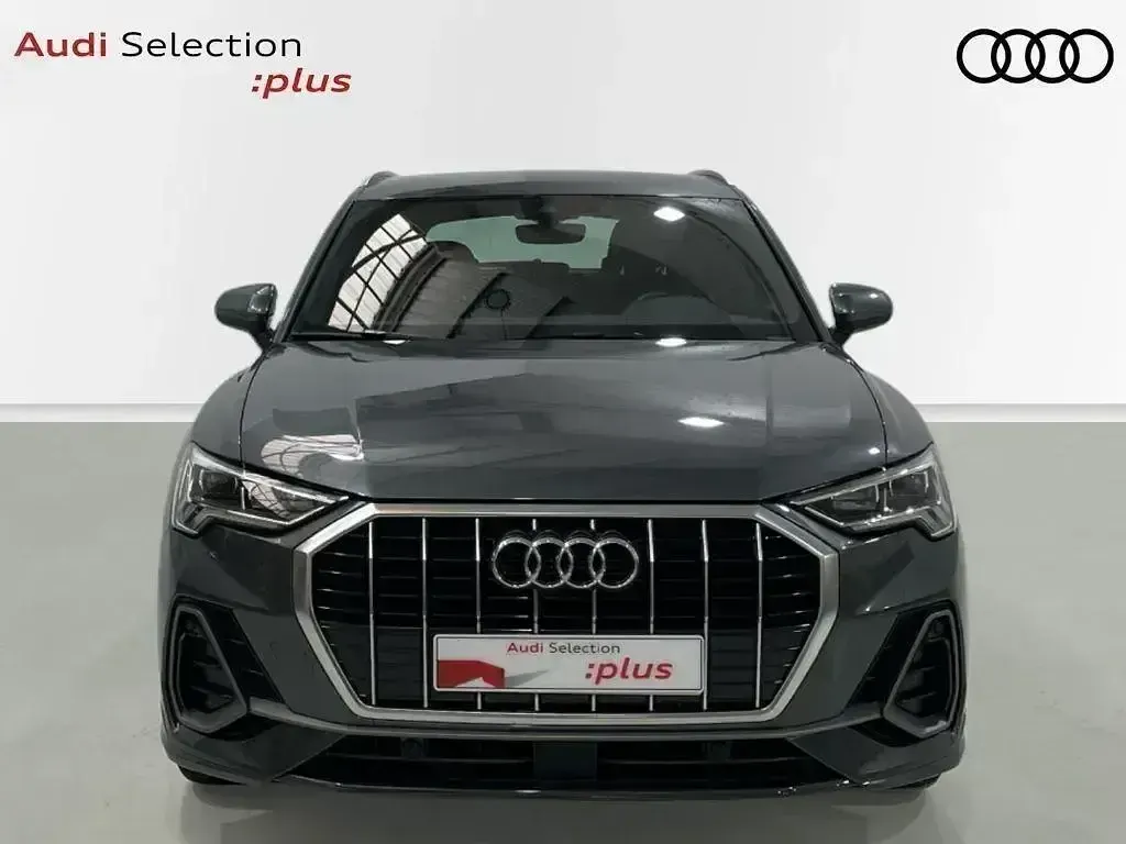 Usado Audi Q3 S-Line 150 CV (110 kW) 2022 Gris / plata SUV