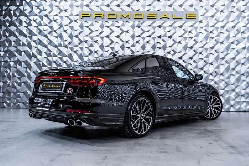 Usado Audi S8 571 CV (419 kW) 2023 Negro Berlina