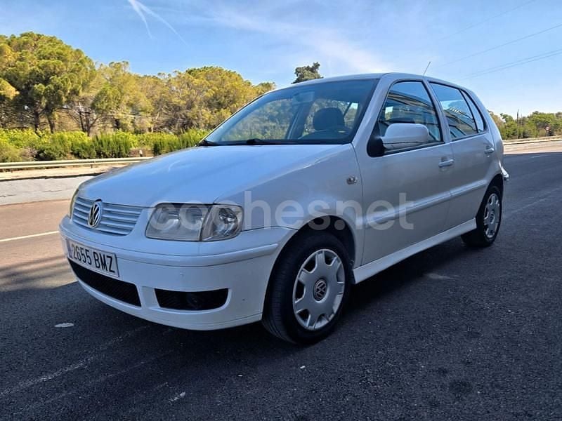 Blanco Usado 2001 VW Polo Trendline Berlina | 2600 € (Precio justo) - Imagen 1/4