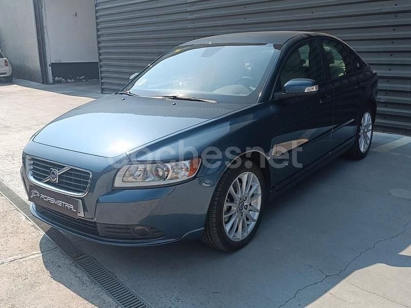 Usado Volvo S40 Kinetic 136 CV (100 kW) 2007 Azul Berlina