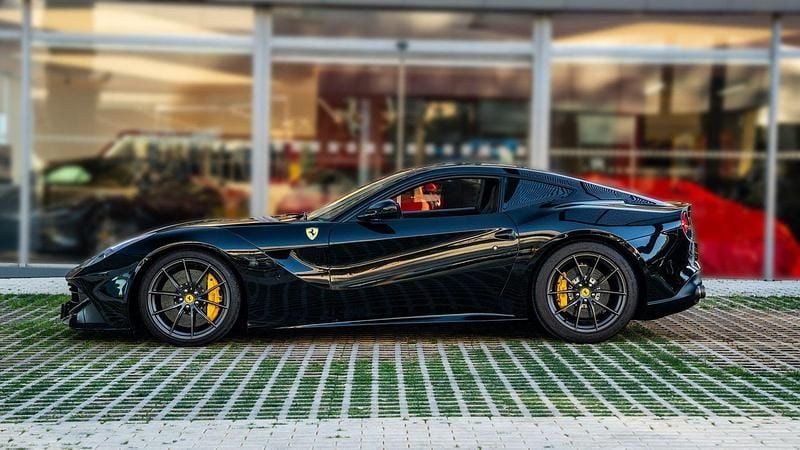 Usado Ferrari F12 741 CV (545 kW) 2015 Negro Coupe