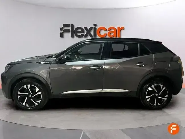 Usado Peugeot 2008 GT 130 CV (95 kW) 2022 Gris SUV