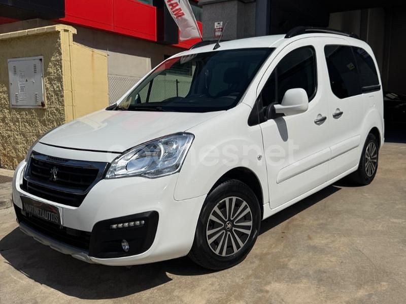 Usado Peugeot Partner Tepee Style 100 CV (73 kW) 2017 Blanco Monovolumen